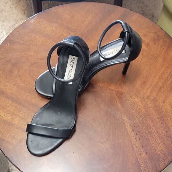 STEVE MADDEN STRAPPY LEATHER OPEN TOE HIGH HEEL SANDAL - Picture 10 of 16